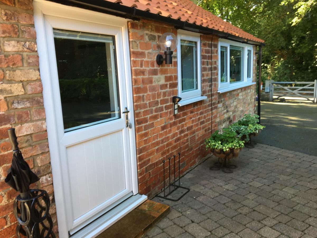 Crossways Self-Catering Cottage - Self Contained East Ravendale Екстериор снимка