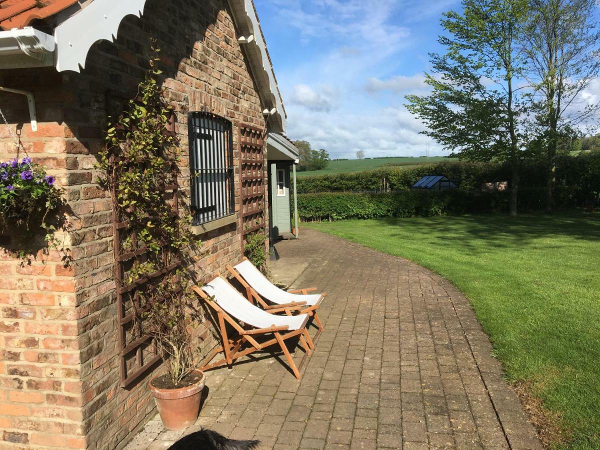 Crossways Self-Catering Cottage - Self Contained East Ravendale Екстериор снимка